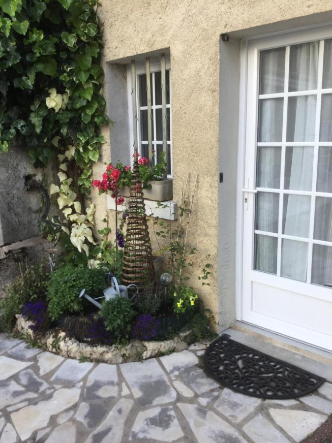 Maison D Hotes La Petite Jucherie Saint-Hippolyte  Exterior foto